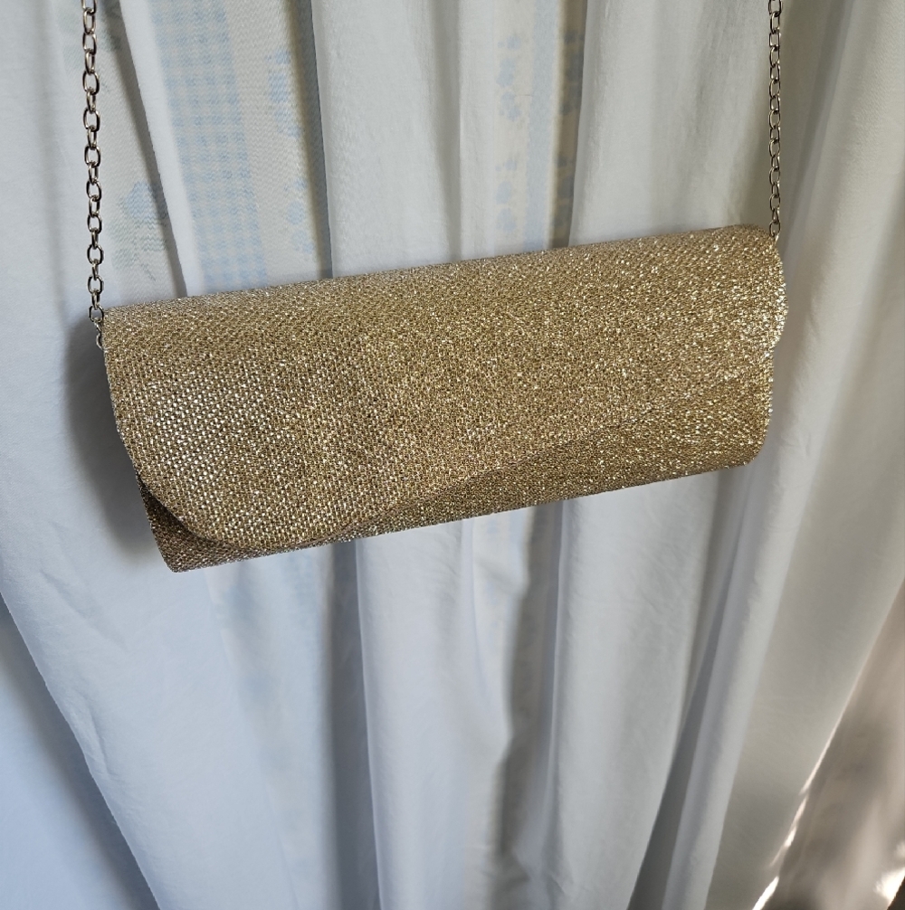 Damara Metallic Gold Glitter Envelope Clutch with Silver Chain Strap